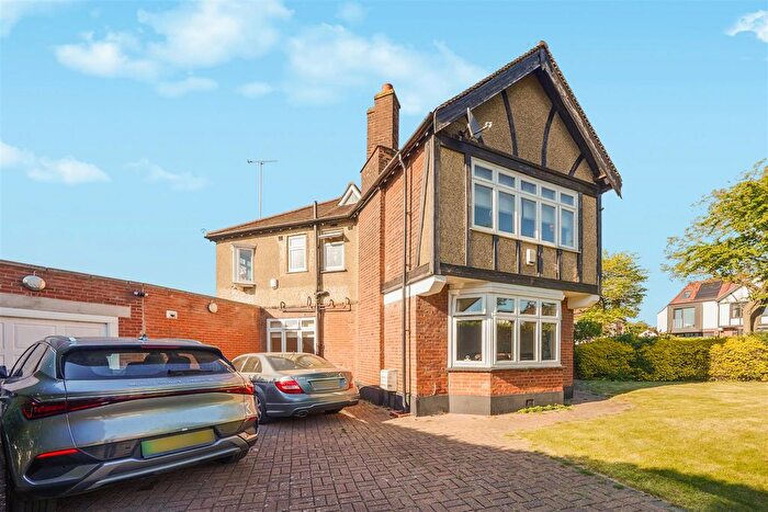5 Bedroom Semi-Detached House For Sale In Clarendon Gardens, Wembley, HA9