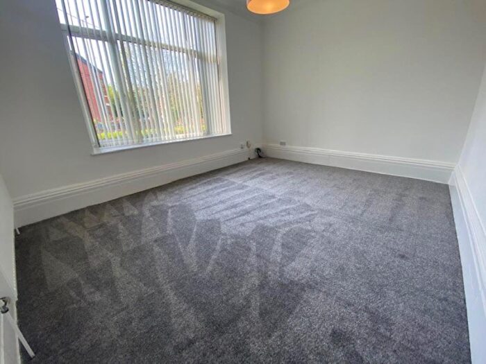 2 Bedroom Flat To Rent In Barlow Moor Road, Didsbury, Manchester, M20