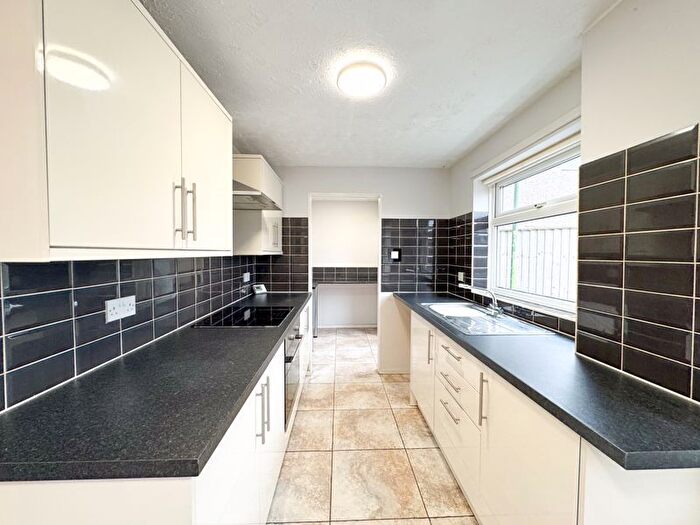 3 Bedroom End Of Terrace House For Sale In Boulevard Way, Grimsby, DN31