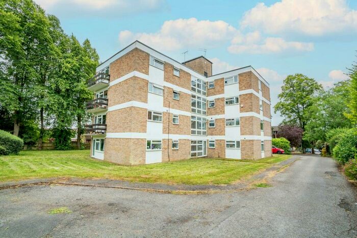 2 Bedroom Apartment To Rent In Chiltern Court, Milton Road, Harpenden, AL5