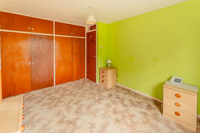 2 Bedroom Detached Bungalow For Sale In Copthorne Road, Kidlington, OX5