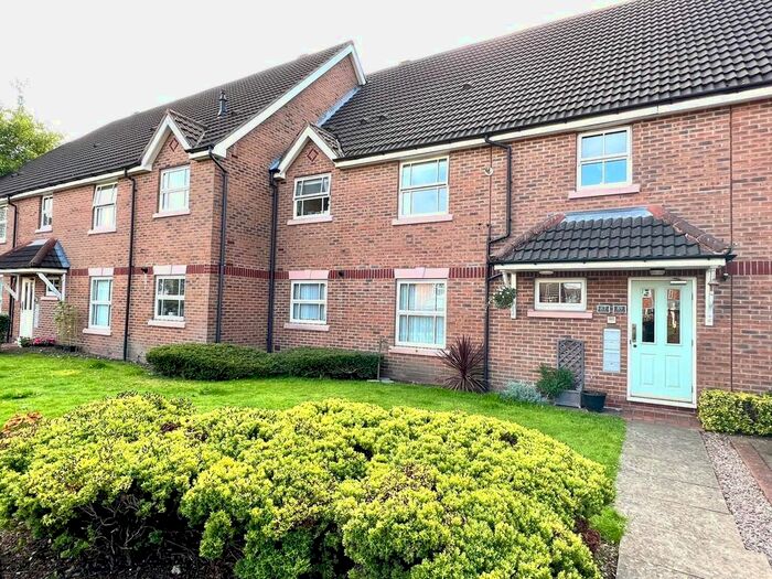 2 Bedroom Flat To Rent In Elm Road, Sutton Coldfield, B76