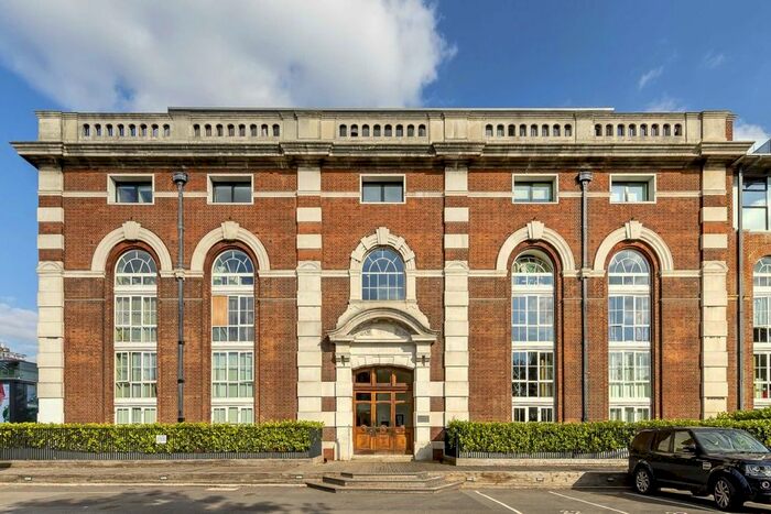 Studio To Rent In Great West Road, London, W6