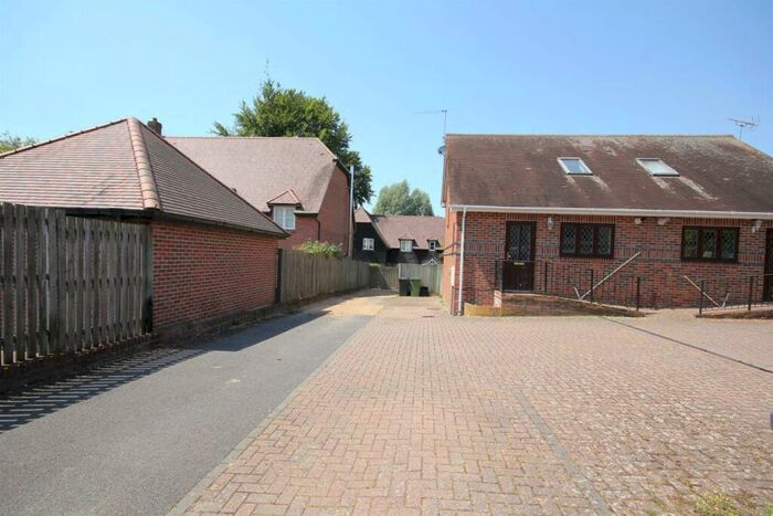2 Bedroom Semi-Detached House To Rent In Warnford Road, Corhampton, SO32