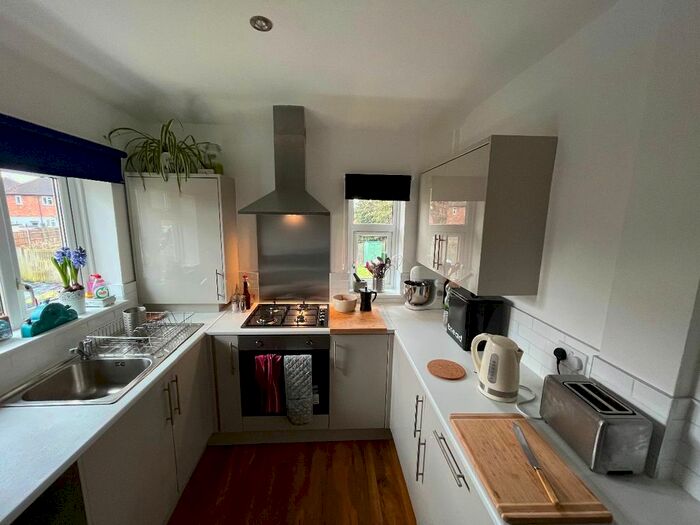 2 Bedroom Flat To Rent In Campfield Road, London, SE9