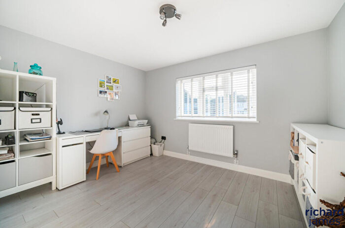 4 Bedroom Detached House For Sale In Marlborough Road, Wroughton, Wiltshire, SN4
