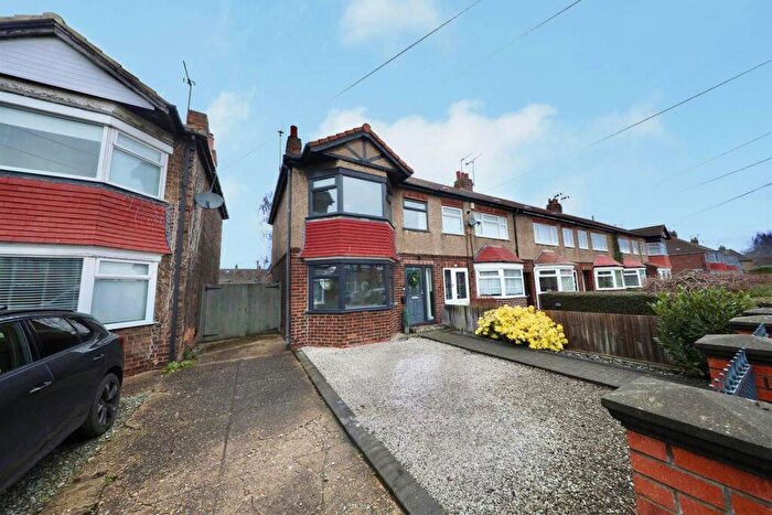 3 Bedroom End Of Terrace House For Sale In St. Marys Avenue, Hull, HU5