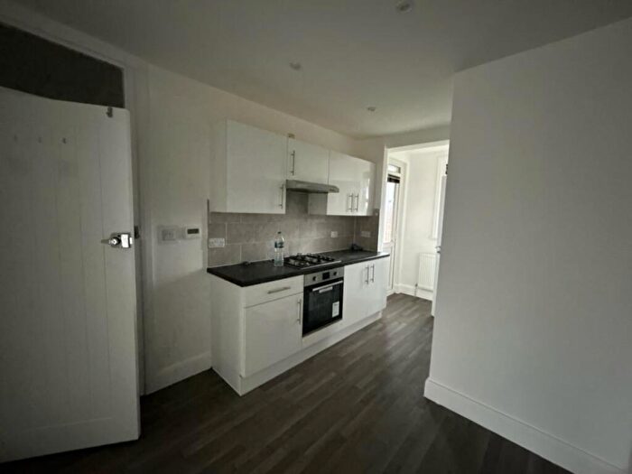 2 Bedroom Flat To Rent In Carlingford Drive Westcliff-on-Sea, SS0