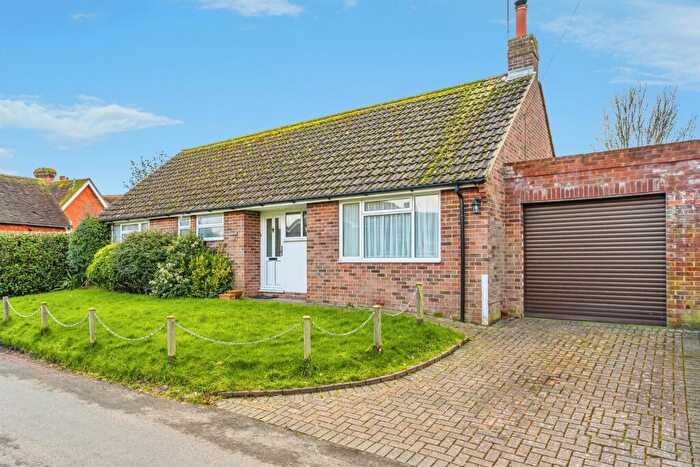 2 Bedroom Detached Bungalow For Sale In School Path, Barcombe, Lewes, BN8