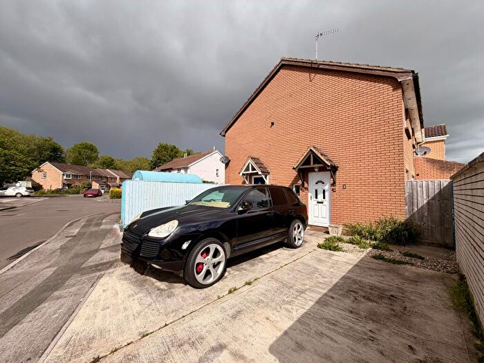 1 Bedroom Semi Detached House For Sale In Partridge Close, Swindon, SN3