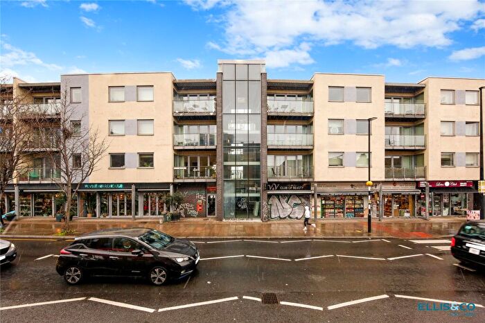2 Bedroom Apartment To Rent In Claremont House, Cambridge Heath Road, London, E2