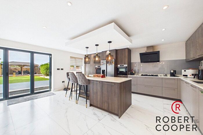 4 Bedroom Semi Detached House For Sale In Hill Lane, Ruislip, HA4