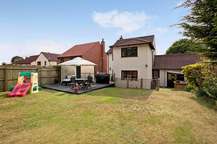 4 Bedroom Detached House For Sale In Eagle Close, Kingsteignton, Newton Abbot, TQ12