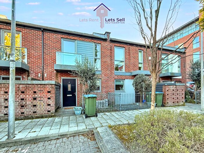 2 Bedroom Terraced House For Sale In Joiners Mews, SO19