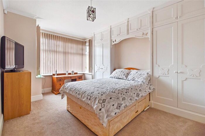 3 Bedroom Bungalow For Sale In Baldwyns Park, Bexley, Kent, DA5