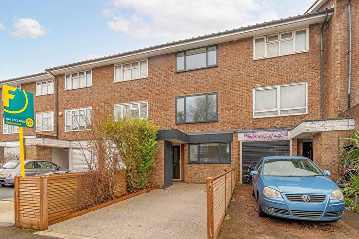 4 Bedroom Terraced House To Rent In Ravensdale Gardens, Crystal Palace, London, SE19