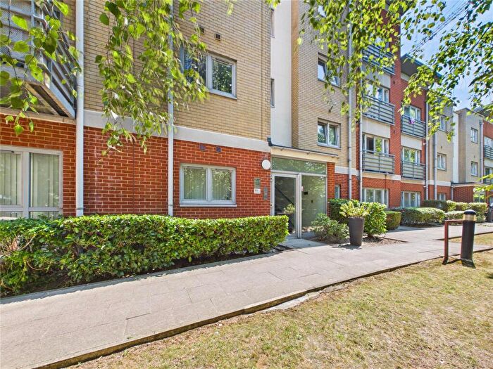 2 Bedroom Flat To Rent In Hawker Place, Walthamstow, E17