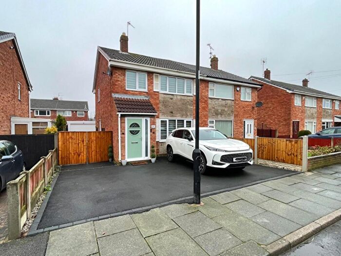 3 Bedroom Semi-Detached House For Sale In Dinmore Close, Balby, Doncaster, DN4