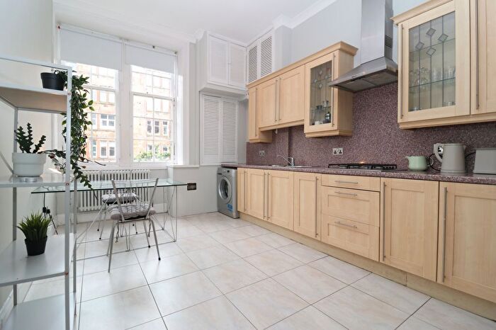 1 Bedroom Flat To Rent In Dudley Drive, Glasgow, G12