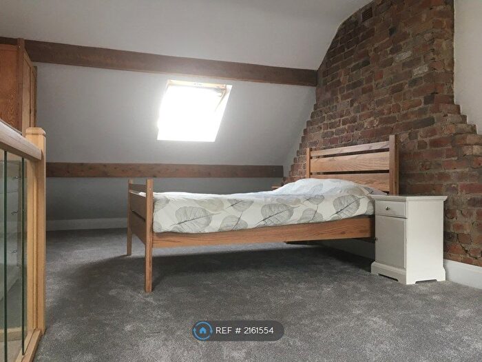 3 Bedroom End Of Terrace House To Rent In Crossland Road, Manchester, M21