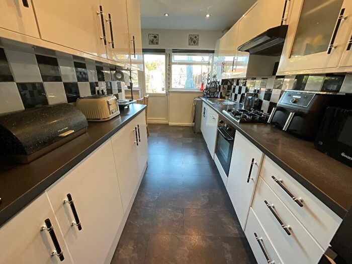 2 Bedroom Terraced House For Sale In Elm Park, Hornchurch, RM12