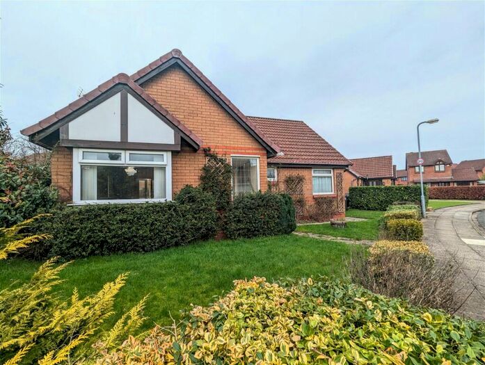 2 Bedroom Detached Bungalow To Rent In Winston Crescent, Kew, Southport, Merseyside, PR8