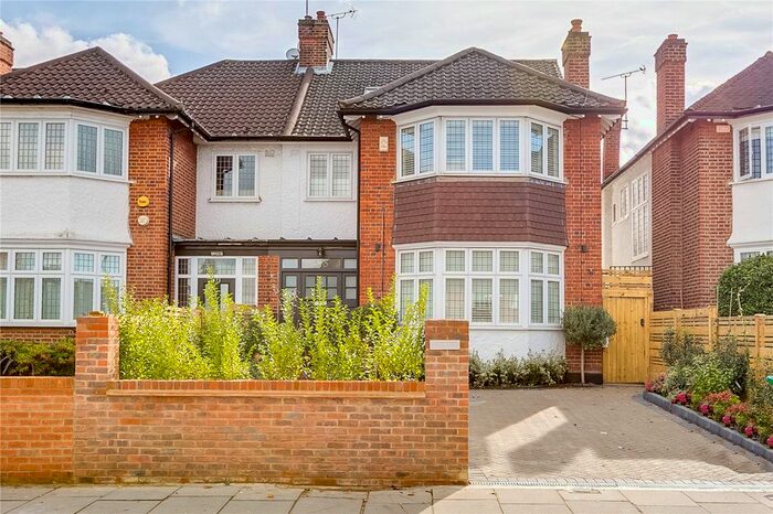 5 Bedroom Property To Rent In Upper Richmond Road West, Richmond, TW10