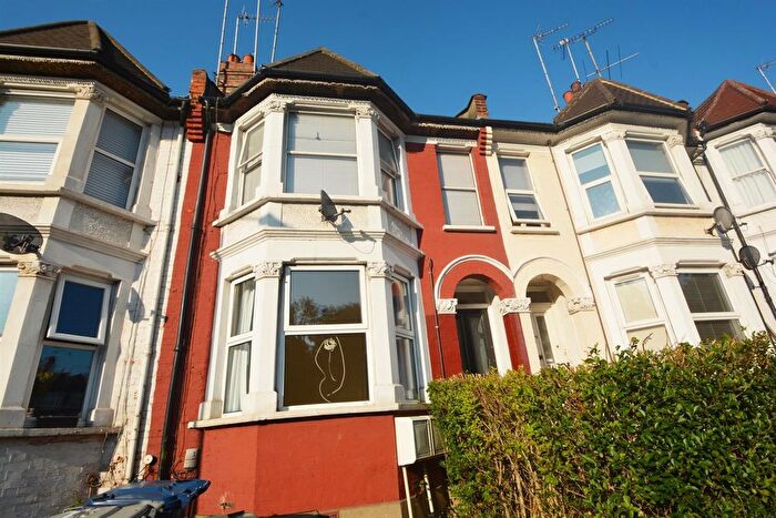 1 Bedroom Property To Rent In Dollis Road, London, N3