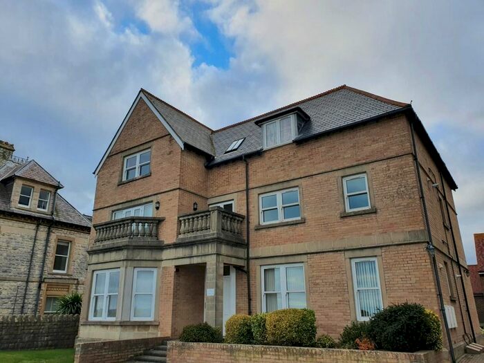 2 Bedroom Flat To Rent In Greenhill, Weymouth DT4