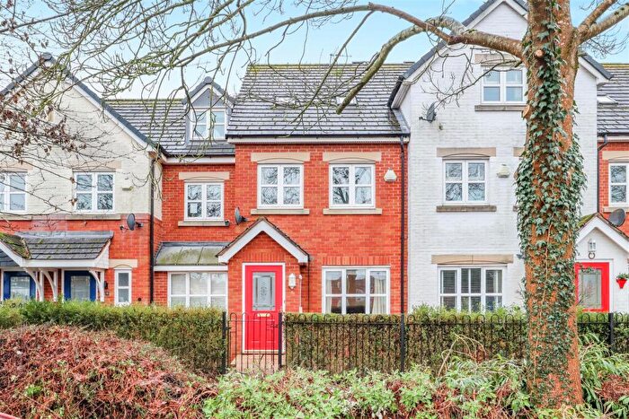 4 Bedroom Town House For Sale In St. Marys Court, Kenilworth, CV8