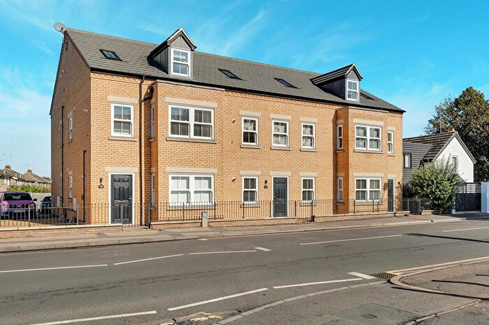 2 Bedroom Flat For Sale In Wharf Road, Peterborough, PE2