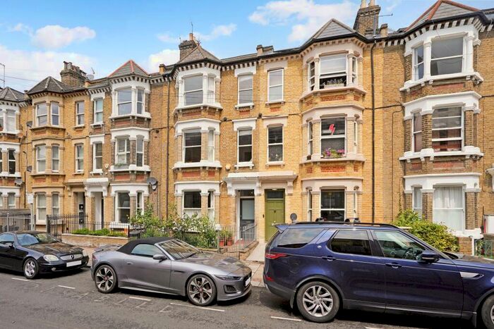 5 Bedroom House To Rent In Warriner Gardens, SW11
