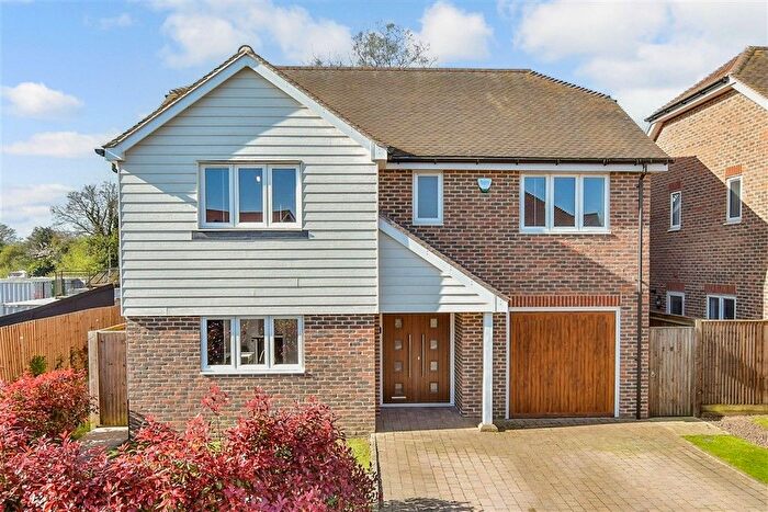 4 Bedroom Detached House For Sale In The Tracies, Newington, Sittingbourne, Kent, ME9