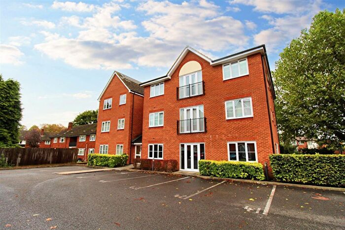 2 Bedroom Flat To Rent In Juniper House, Hassocks Close, Beeston, NG9