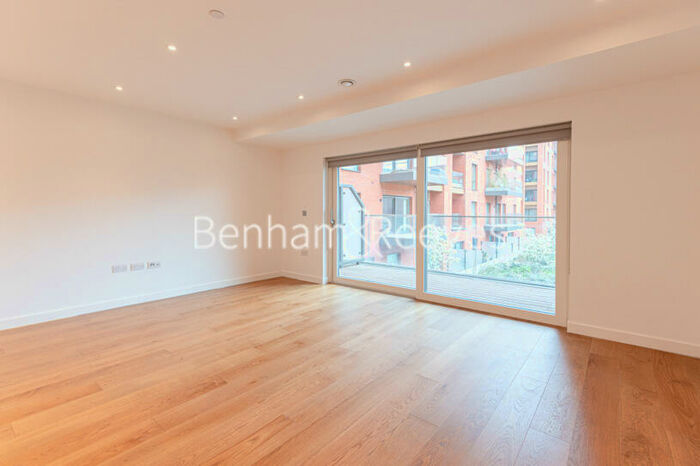 3 Bedroom Apartment To Rent In Lismore Boulevard, Colindale Gardens, NW9