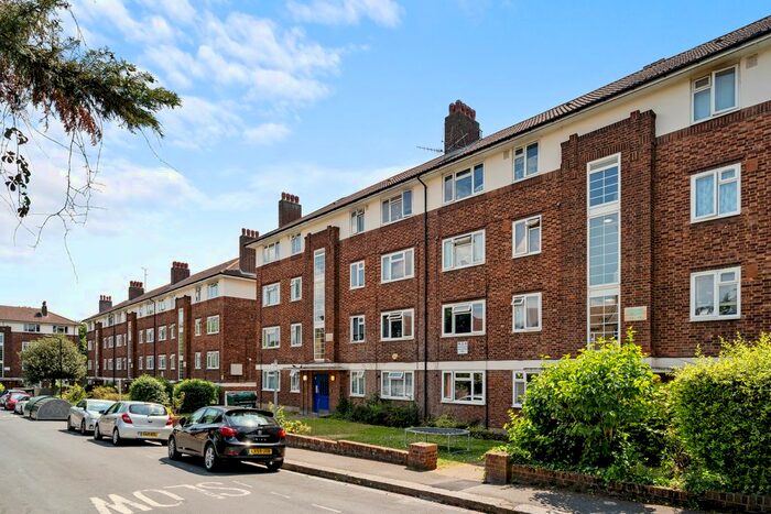 2 Bedroom Flat To Rent In Bulwer Court Road, London, E11
