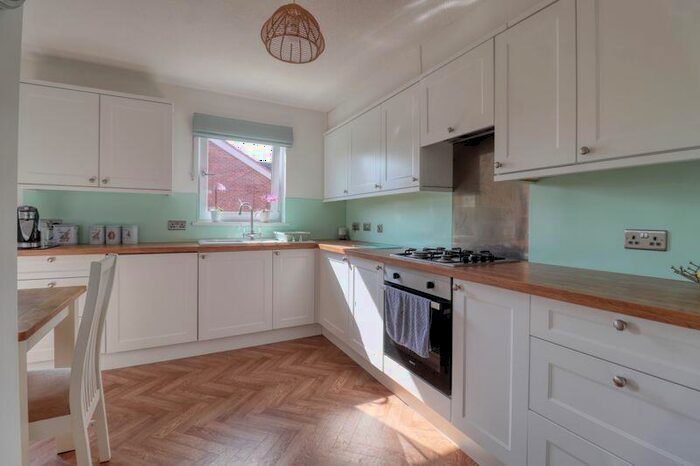 3 Bedroom End Of Terrace House For Sale In Birchwood View, Gainsborough, DN21