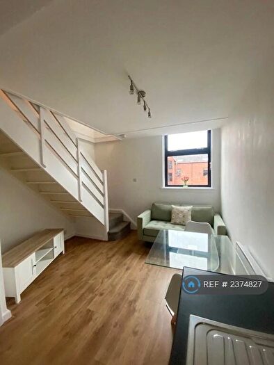 1 Bedroom Flat To Rent In The Chandlers, Leeds, LS2