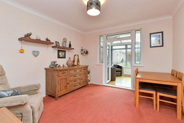 2 Bedroom Detached Bungalow For Sale In Chalkland Rise, Woodingdean, Brighton, East Sussex, BN2
