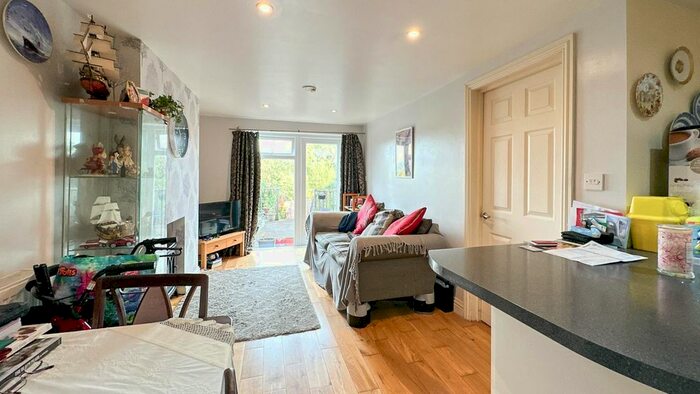 1 Bedroom Flat To Rent In Bedminster Road, Bedminster, BS3