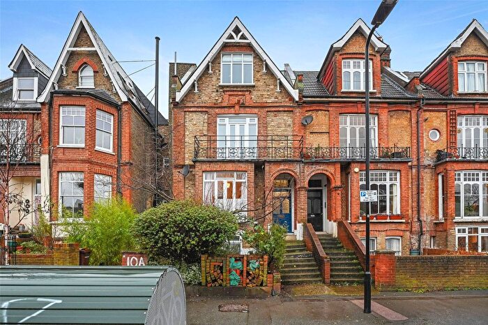 1 Bedroom Flat For Sale In West Bank, Stamford Hill, London, N16