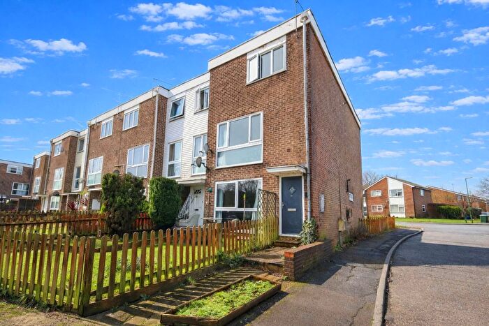 2 Bedroom Maisonette For Sale In College Road, Southwater, RH13