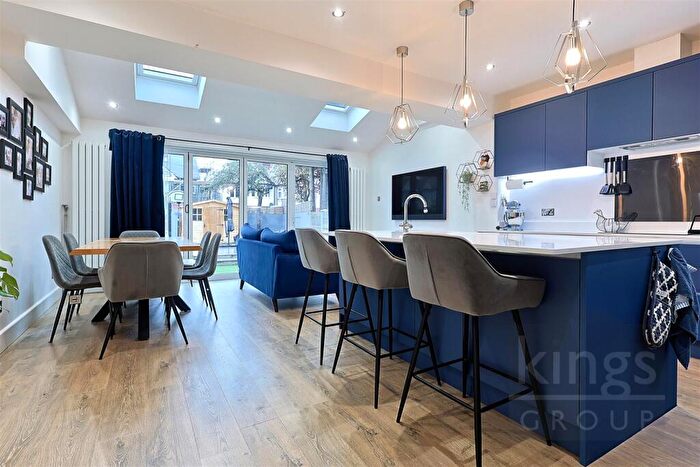 4 Bedroom Terraced House For Sale In Bullsmoor Close, Waltham Cross, EN8