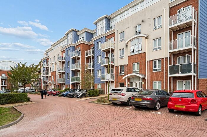 1 Bedroom Flat For Sale In Pumphouse Crescent, Watford, WD17