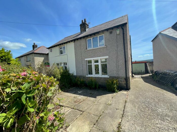 2 Bedroom House To Rent In Rylands Avenue, Bingley, BD16