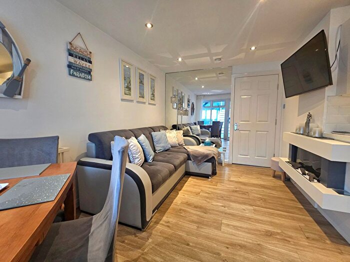 1 Bedroom Flat To Rent In St. Marks Road, Torquay, TQ1