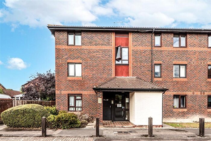 1 Bedroom Apartment For Sale In Linacre Close, Didcot, OX11