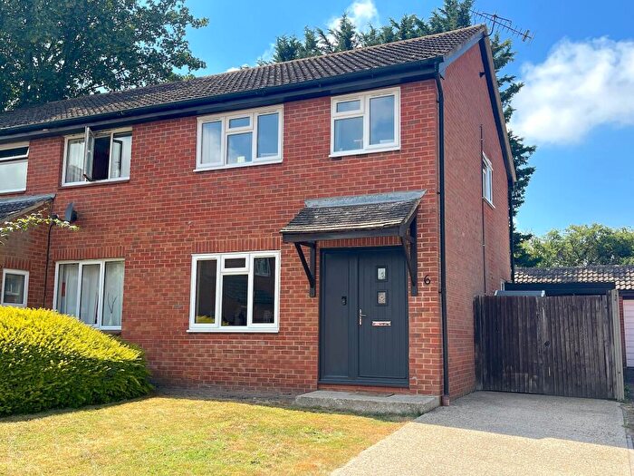 3 Bedroom Semi Detached House For Sale In Sheerways, Faversham, ME13