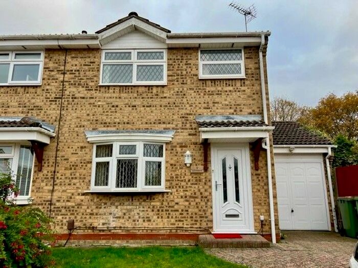 3 Bedroom Semi-Detached House To Rent In Ennerdale Gardens, West End, Southampton SO18