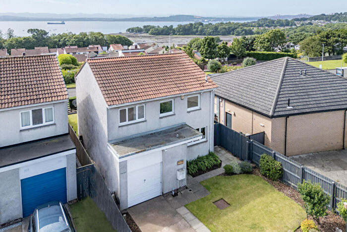 3 Bedroom Detached House For Sale In Inchmickery Road, Dalgety Bay, KY11